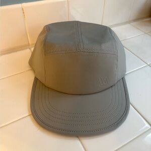 NWT VRST Men's 5 Panel Enthusiast Cap Snapback Closure Breathable - Gray $28